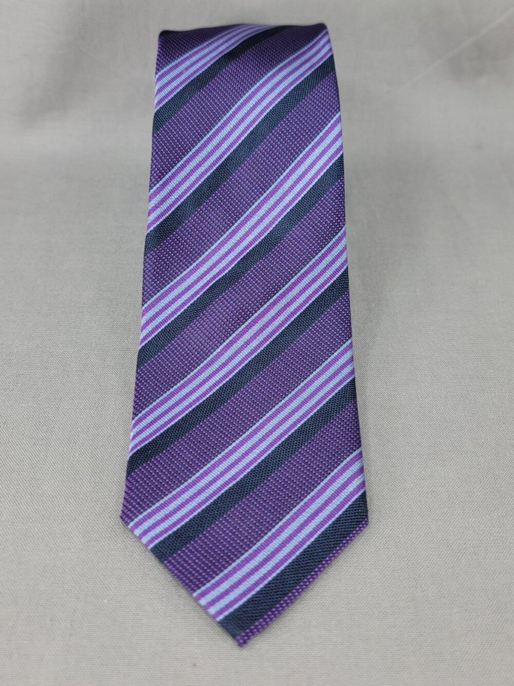Banana Republic Tie Necktie Men's Purple Black Silk Woven Diagonal Repp Stripe